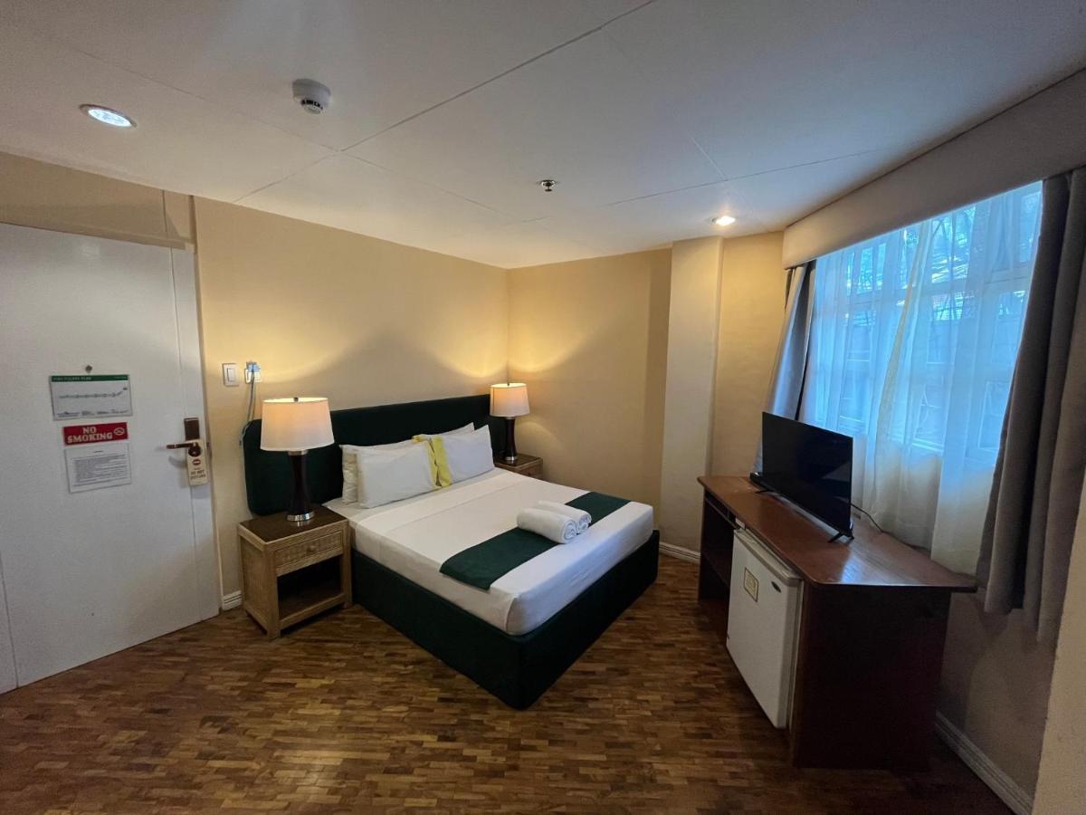 Coco Grande Hotel Dumaguete City Екстериор снимка
